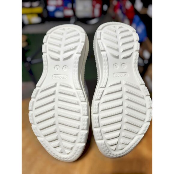 Crocs shoe style Size J6 - Picture 2 of 5